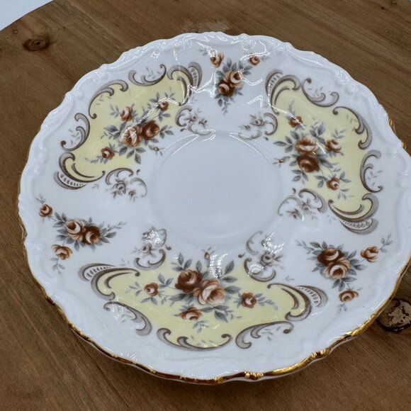 Royal Albert Tea Cup and Saucer Set September Song Pattern England Vintage - Picture 5 of 9